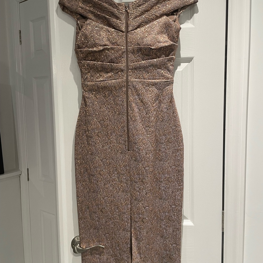 Off the Shoulder Midi Dreas